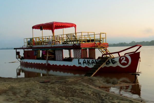 Cruise on Tsiribihina River