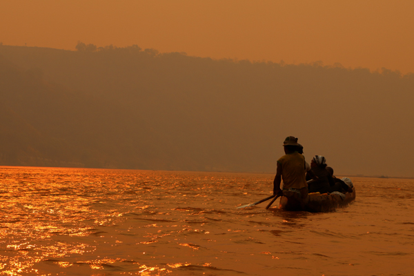 Tsiribihina river trip_pirogue